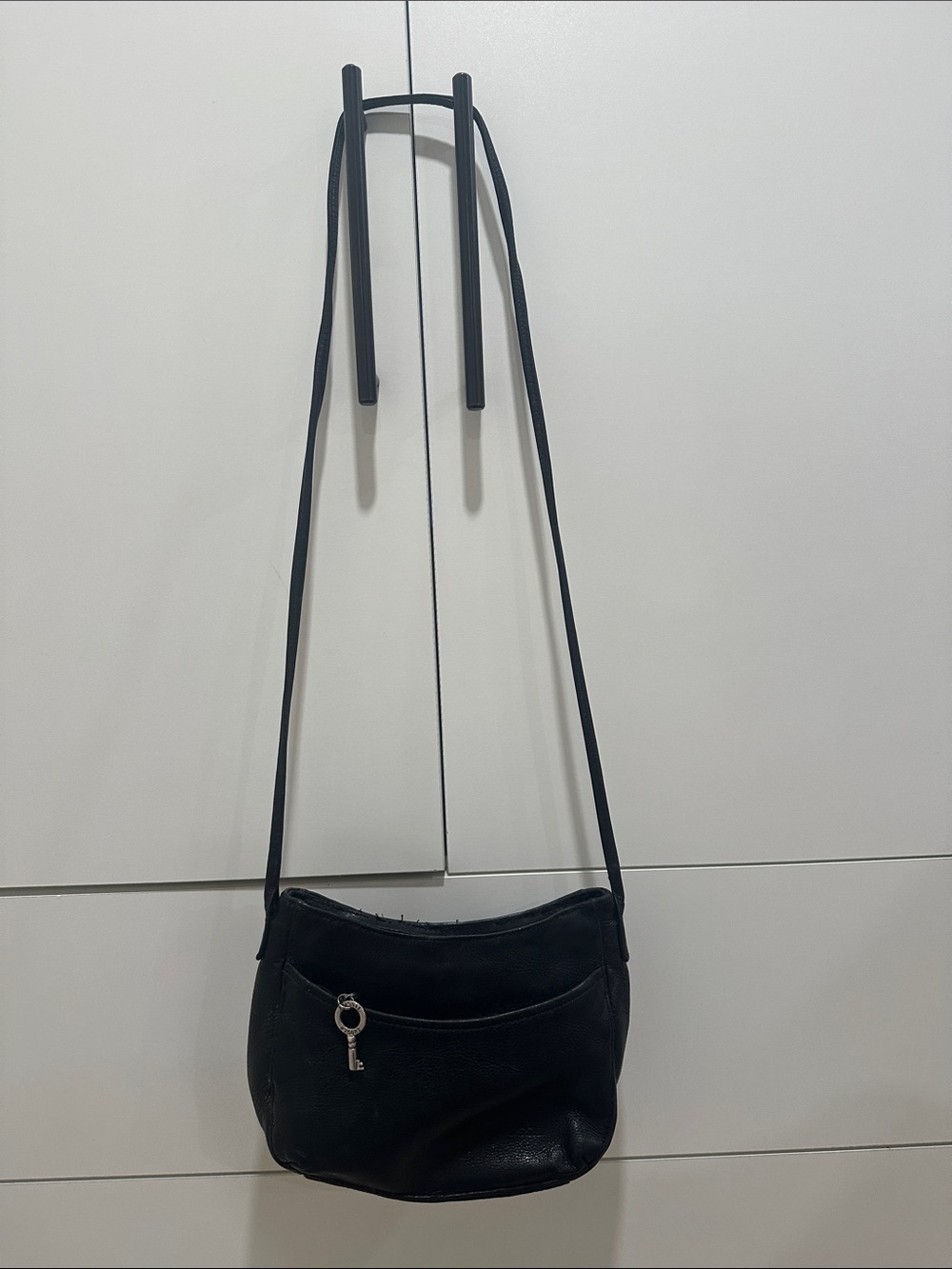 Classic Black Leather Crossbody Bag - Fossil